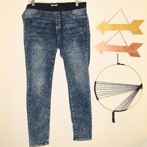 Acid washed capri jeggings - Sz XL